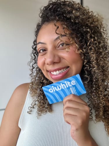 Elen S. com produto Oiwhite